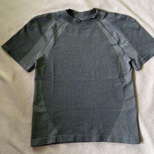Lululemon Seamless Training Short Sleeve Swiftly Tech Shirt SIZE 10